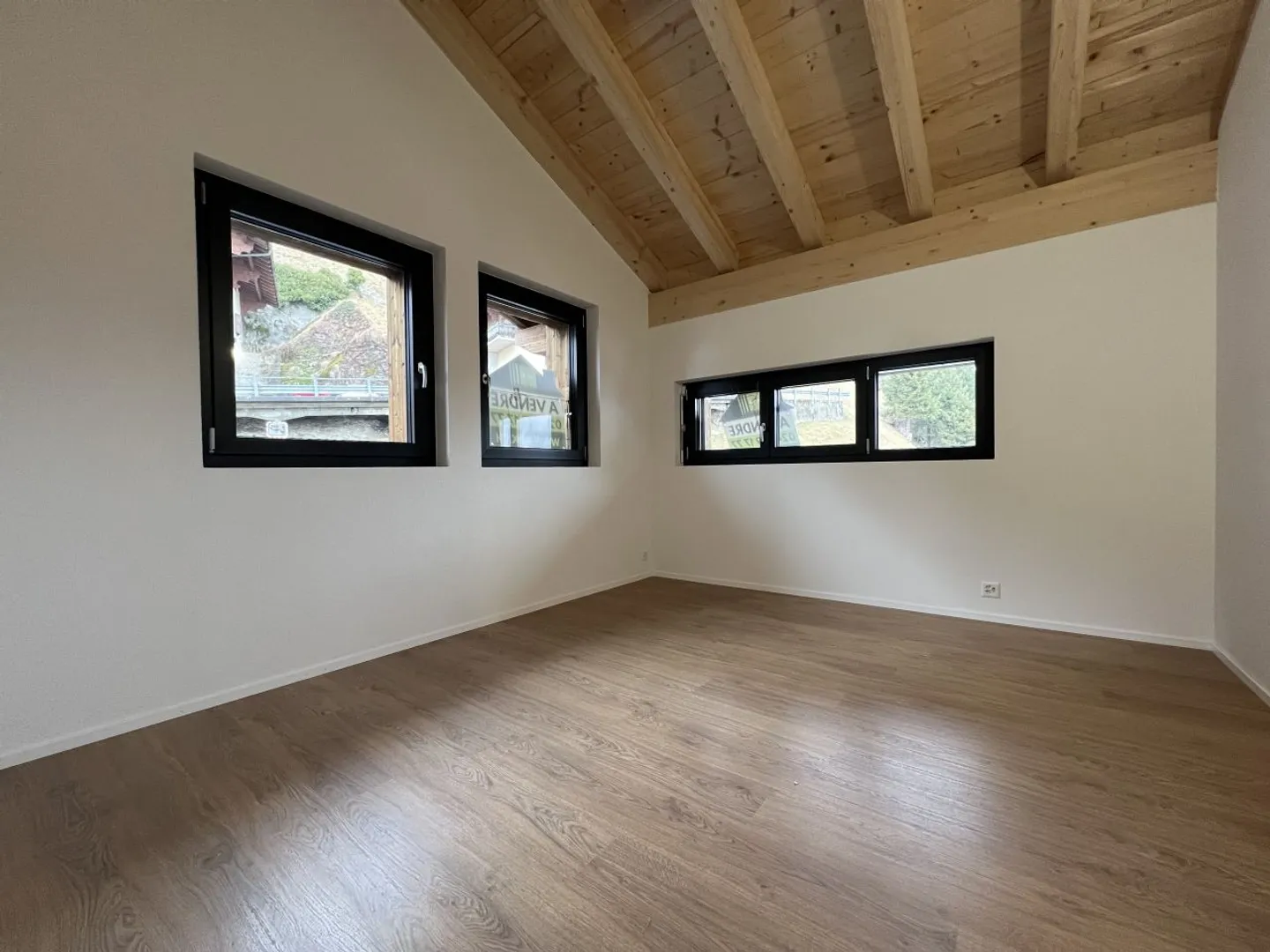 Magnificent new apartment of 4.5P / 3 bedrooms / 1 balcony / 2 parking spaces - Photo 4 of 13