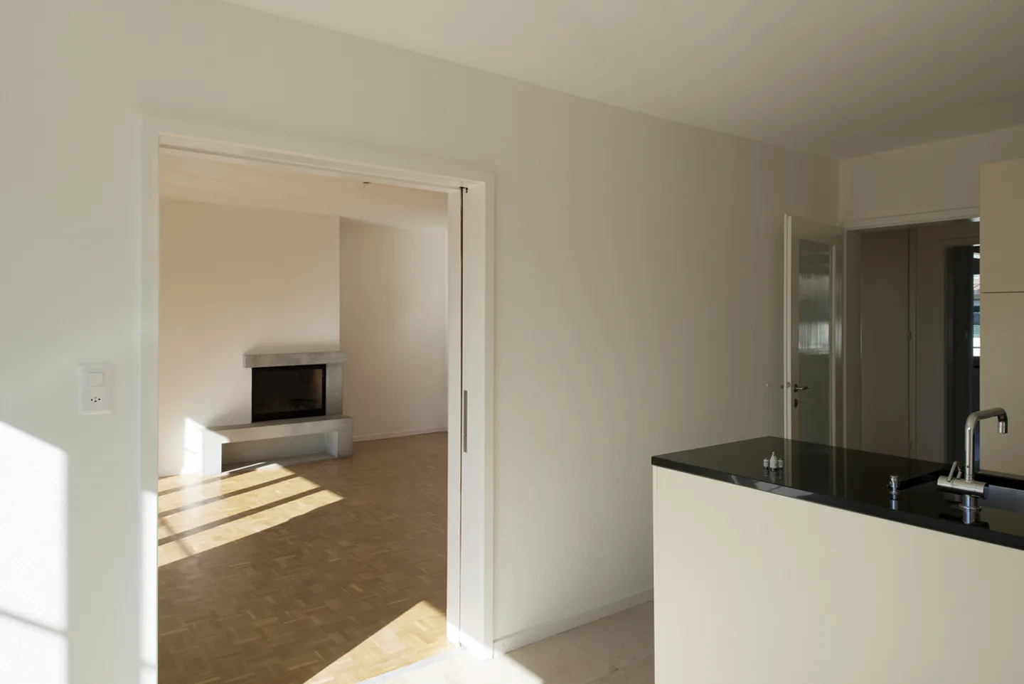 Bright 3.5-Room Apartment - Photo 2 of 8