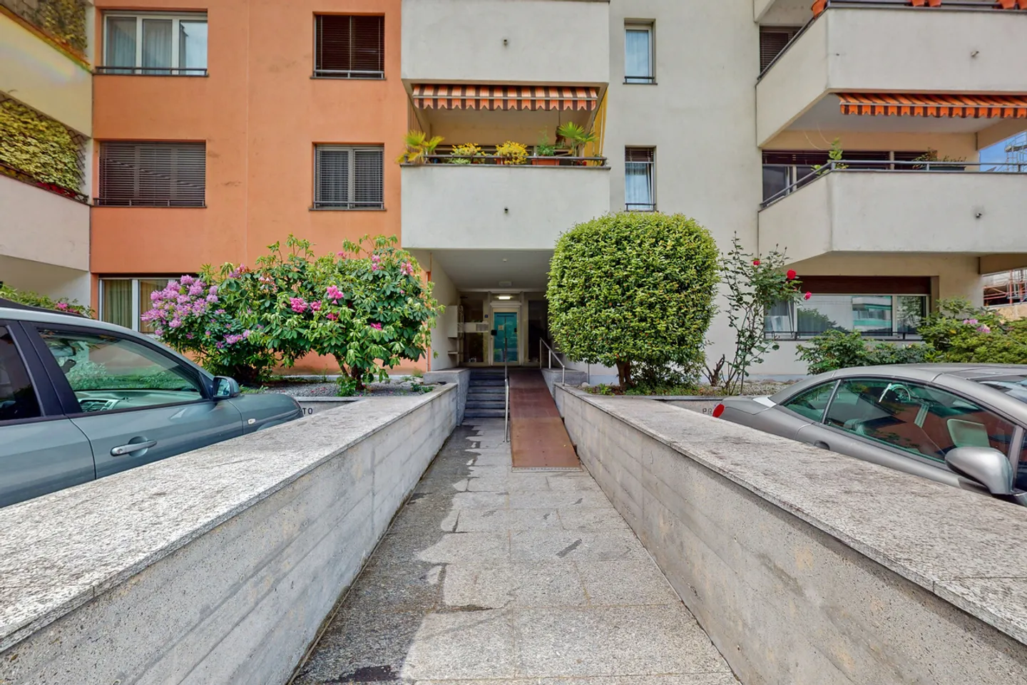 Appartamento spazioso con vista lago - Foto 1 di 10