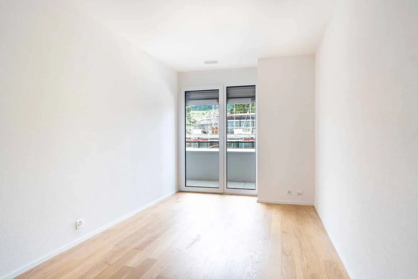 Luxuriöse 4,5-Zimmer-Wohnung mit überdachtem Balkon von 76m2 und Seeblick - Foto 6 von 13