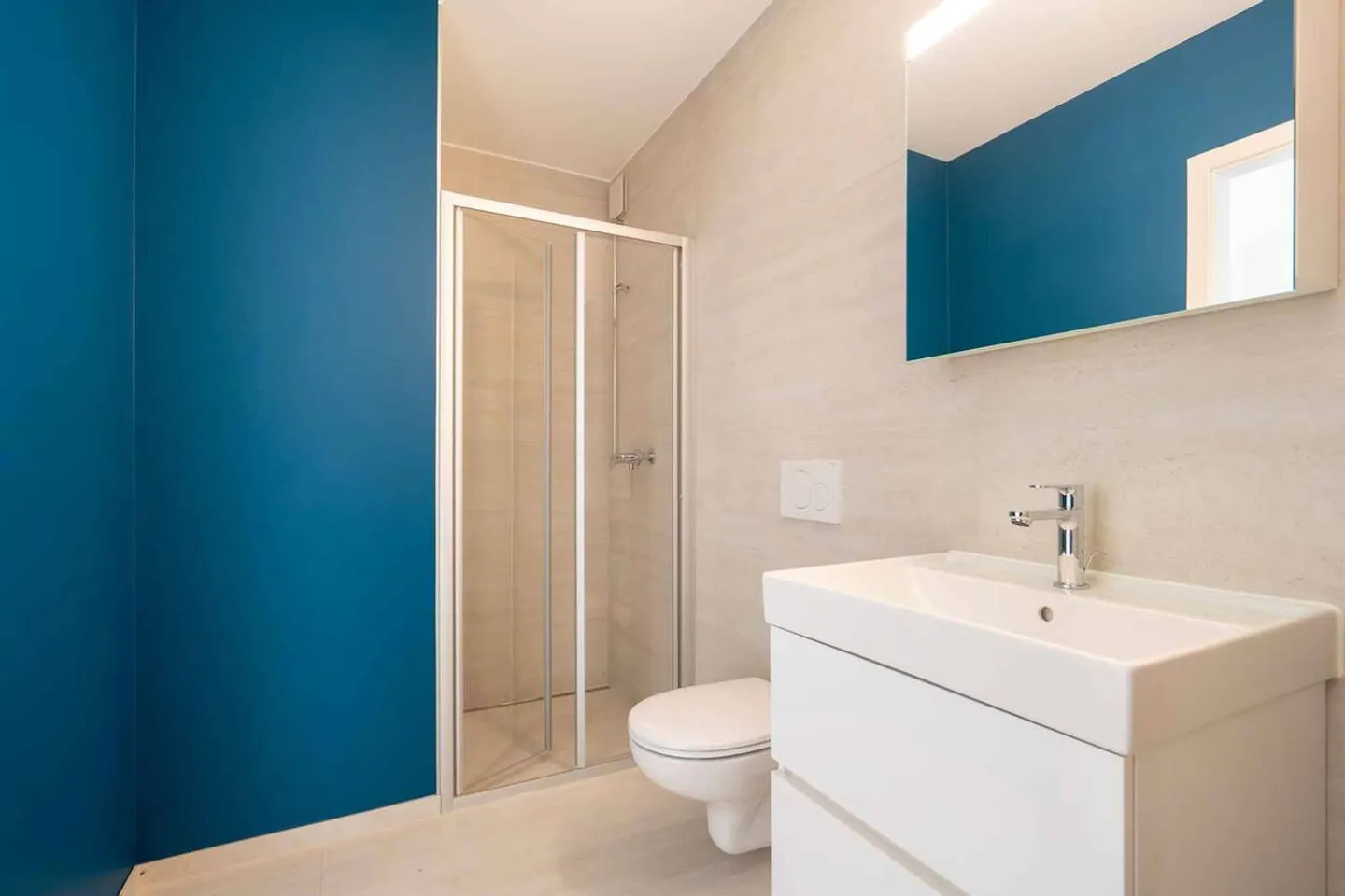 Luxuriöse 4,5-Zimmer-Wohnung mit überdachtem Balkon von 76m2 und Seeblick - Foto 9 von 13