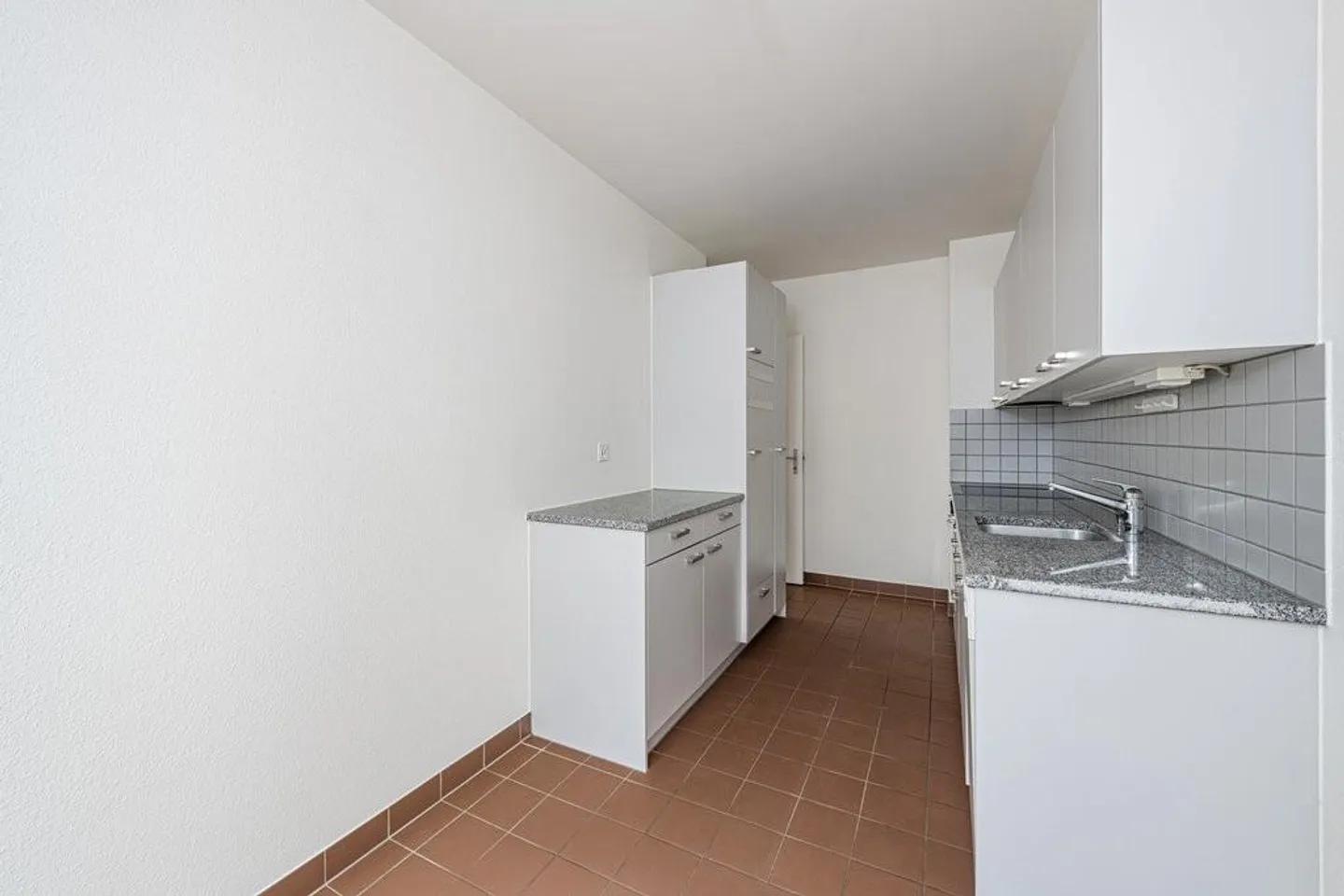 Petit mais bien entretenu et situé au centre - Photo 2 sur 4