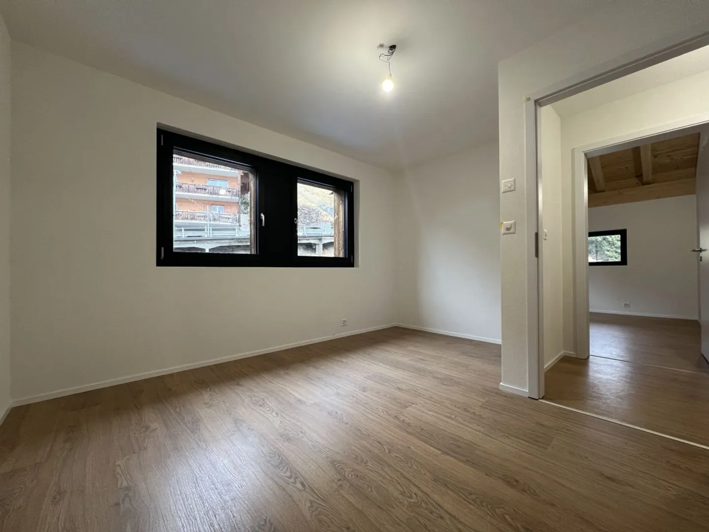 Magnificent new apartment of 4.5P / 3 bedrooms / 1 balcony / 2 parking spaces - Photo 6 of 13