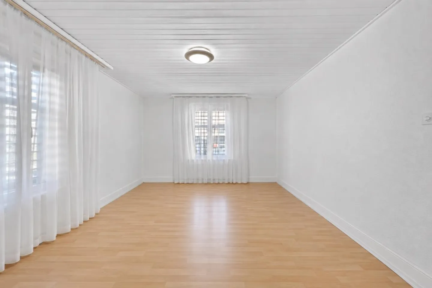 Maison multifamiliale entièrement louée avec potentiel - Photo 3 sur 6