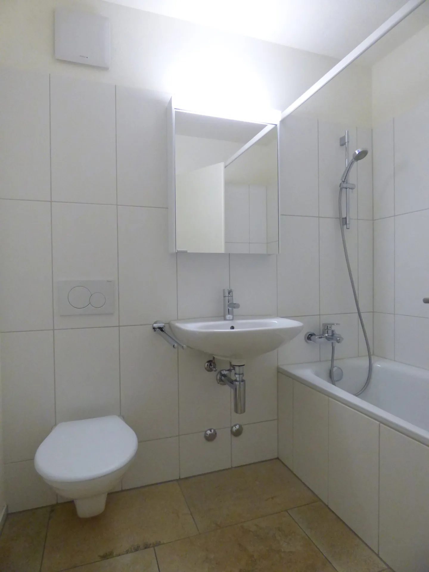 Bright 3.5-Room Apartment - Photo 8 of 8