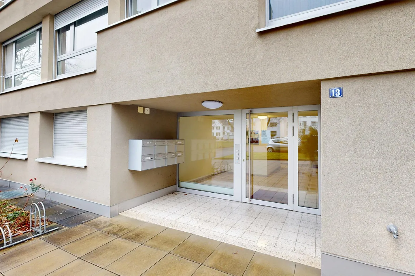 Modern living in popular property - Photo 2 of 11