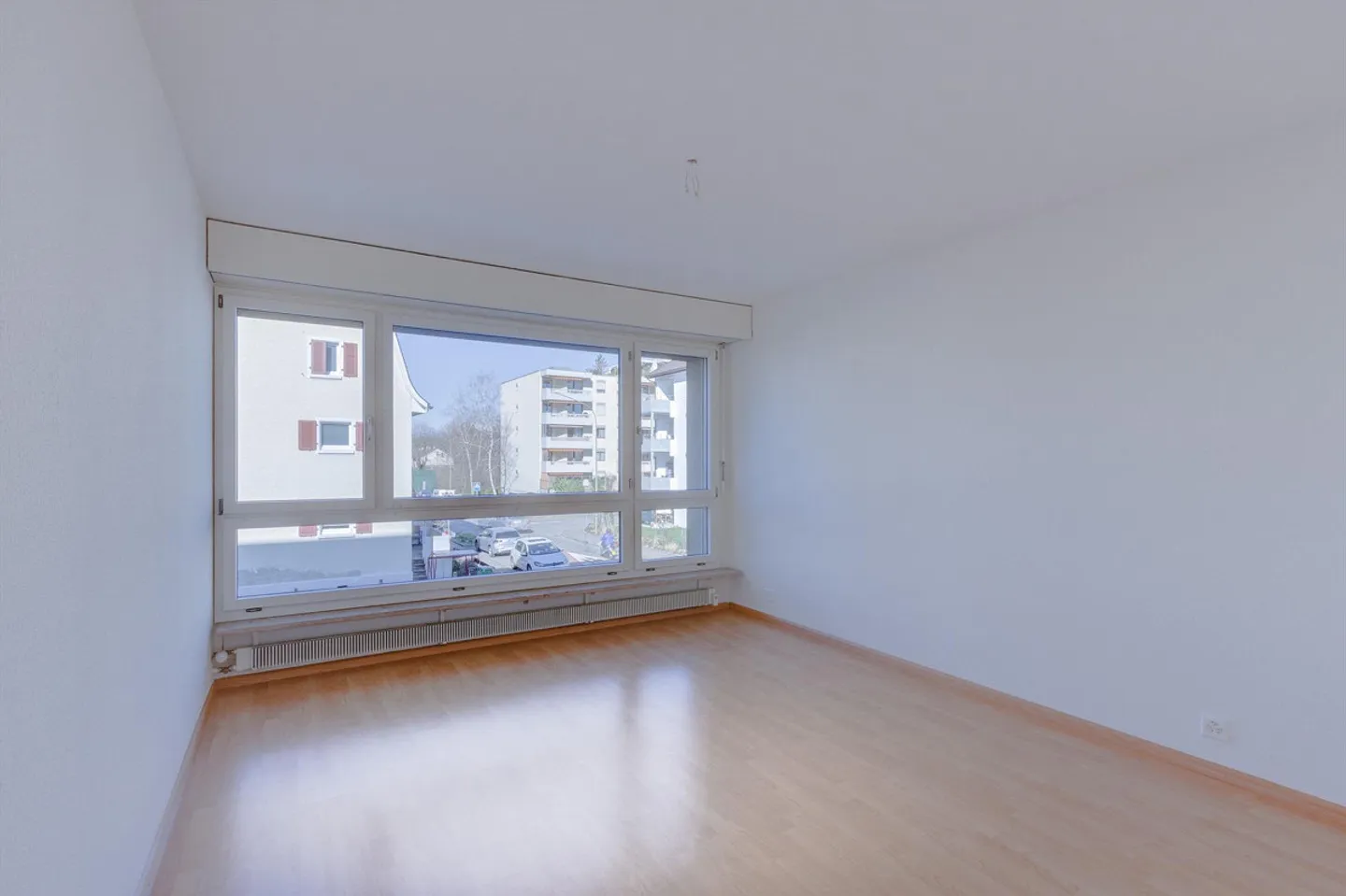 Modern living in popular property - Photo 8 of 11