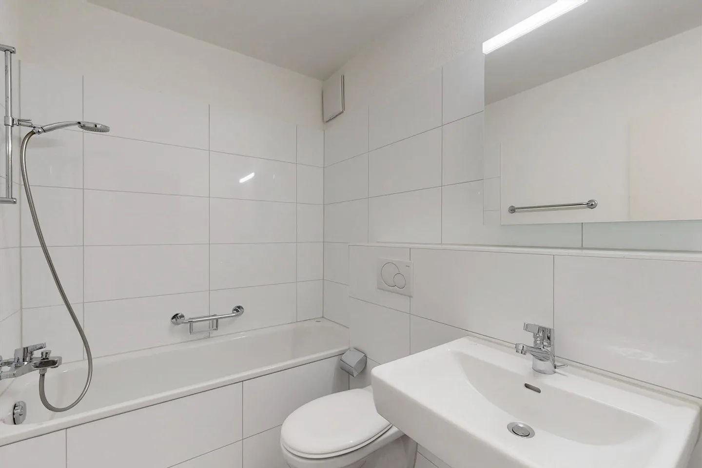 Modern living in popular property - Photo 10 of 11