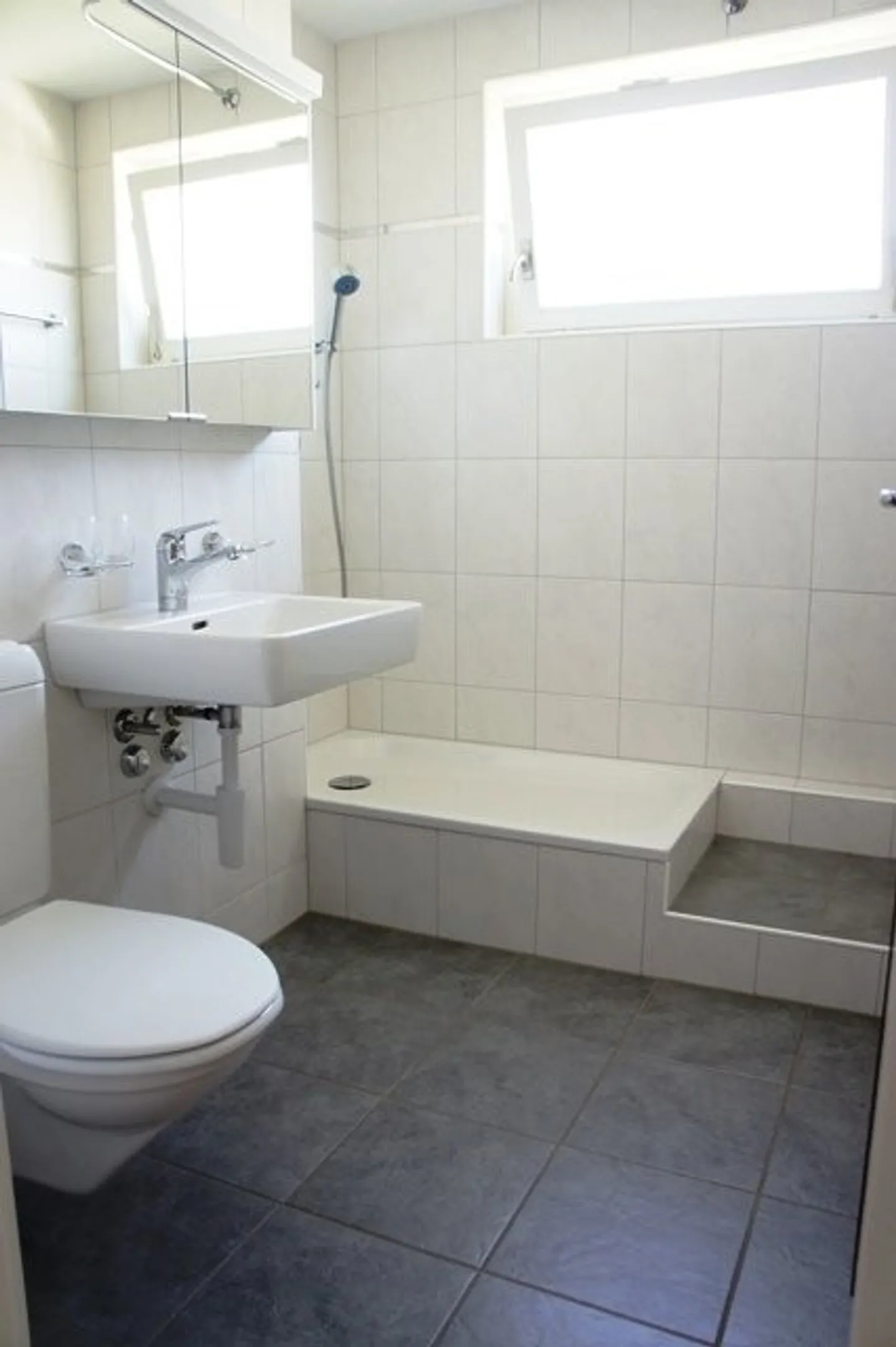 Quiet location in a well-kept residential area with plenty of greenery - Photo 7 of 10