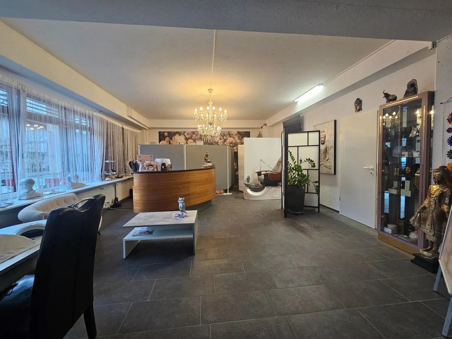 Spazio Commerciale Moderno a Neerach - Foto 1 di 6