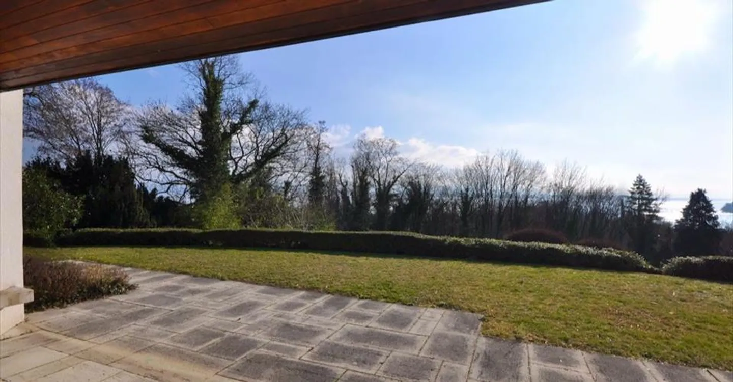 Oltre 500m2 di spazio abitabile protetti da sguardi indiscreti e con una bella vista - Foto 5 di 6