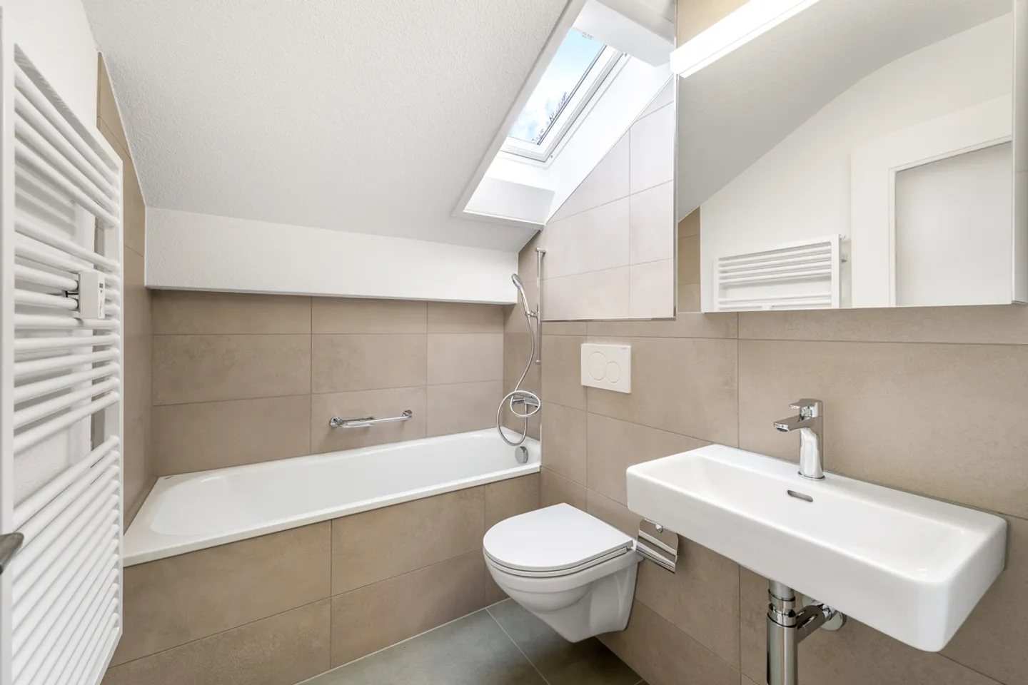 Stylish Attique in Luzern - Photo 3 of 7