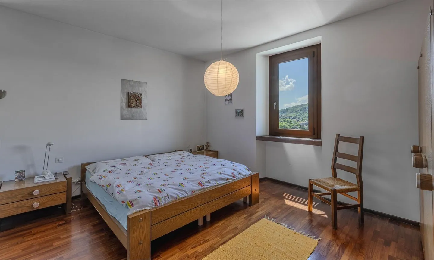 CHARACTERISTIC AND SPACIOUS 7.5-ROOM HOUSE + STORAGE IN VACALLO - Photo 5 of 9