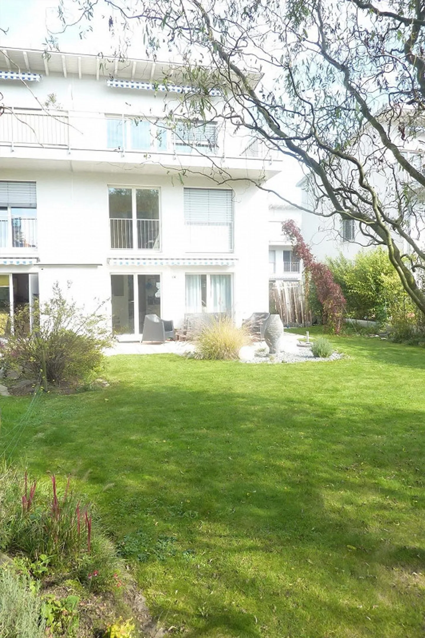 Schönes Doppeleinfamilienhaus mit Garten - Foto 1 von 5