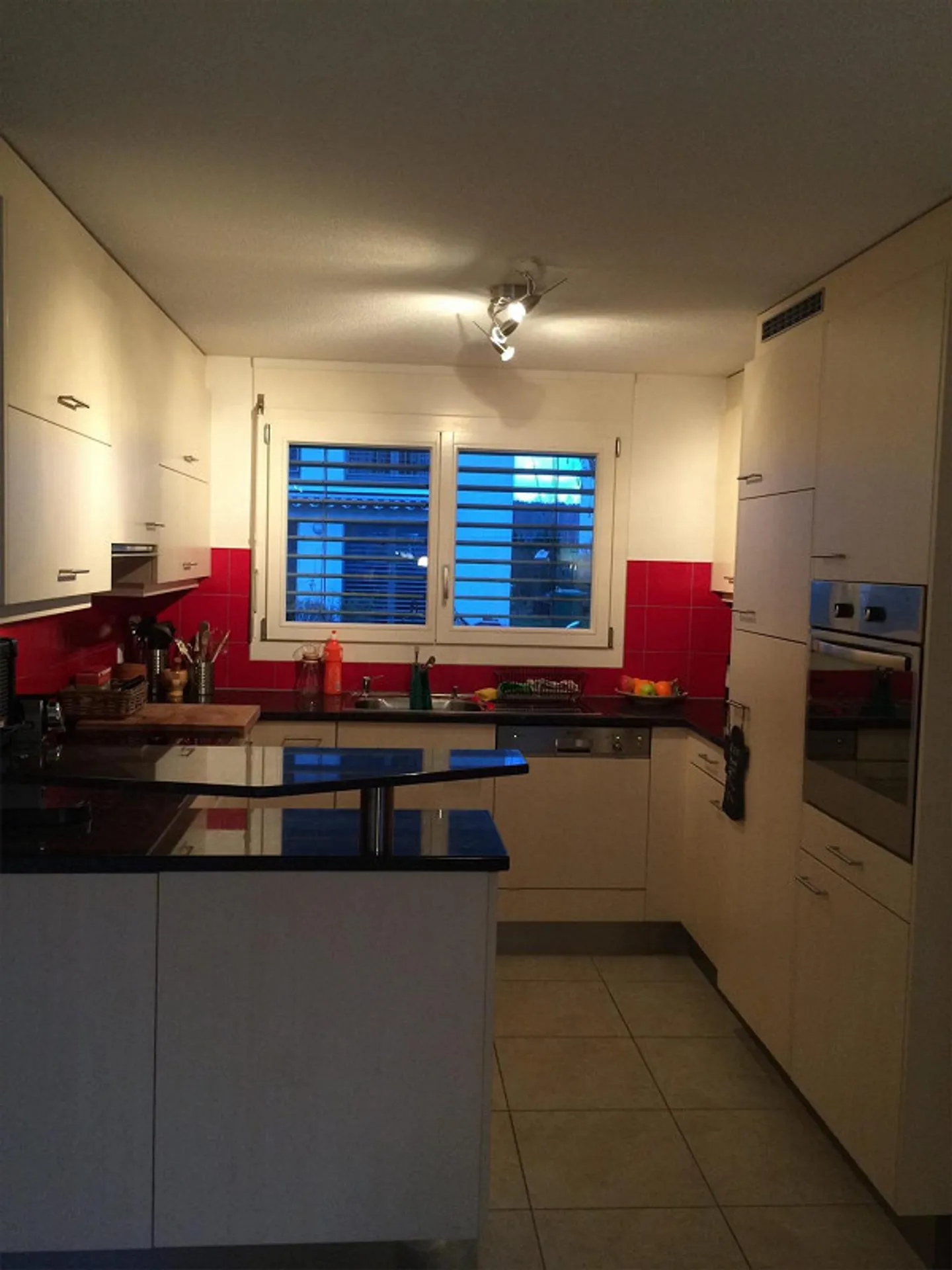 Schönes Doppeleinfamilienhaus mit Garten - Foto 3 von 5