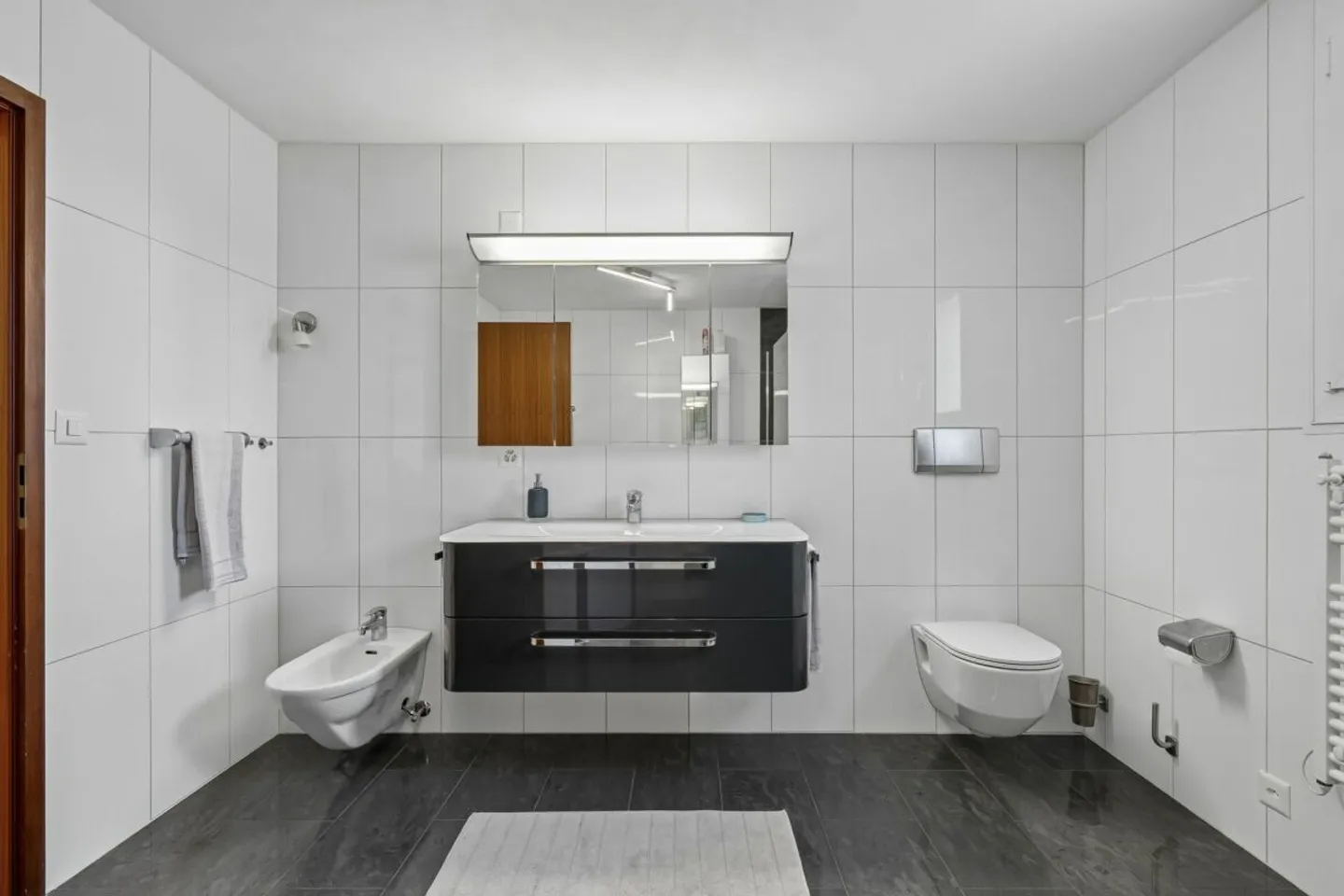 VUE LARGE - ESPACE DE VIE - APPARTEMENT INDÉPENDANT - Photo 7 sur 15