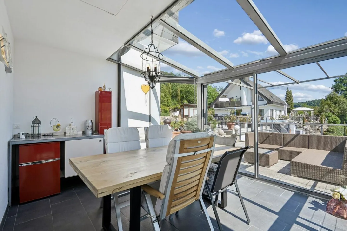 VUE LARGE - ESPACE DE VIE - APPARTEMENT INDÉPENDANT - Photo 12 sur 15