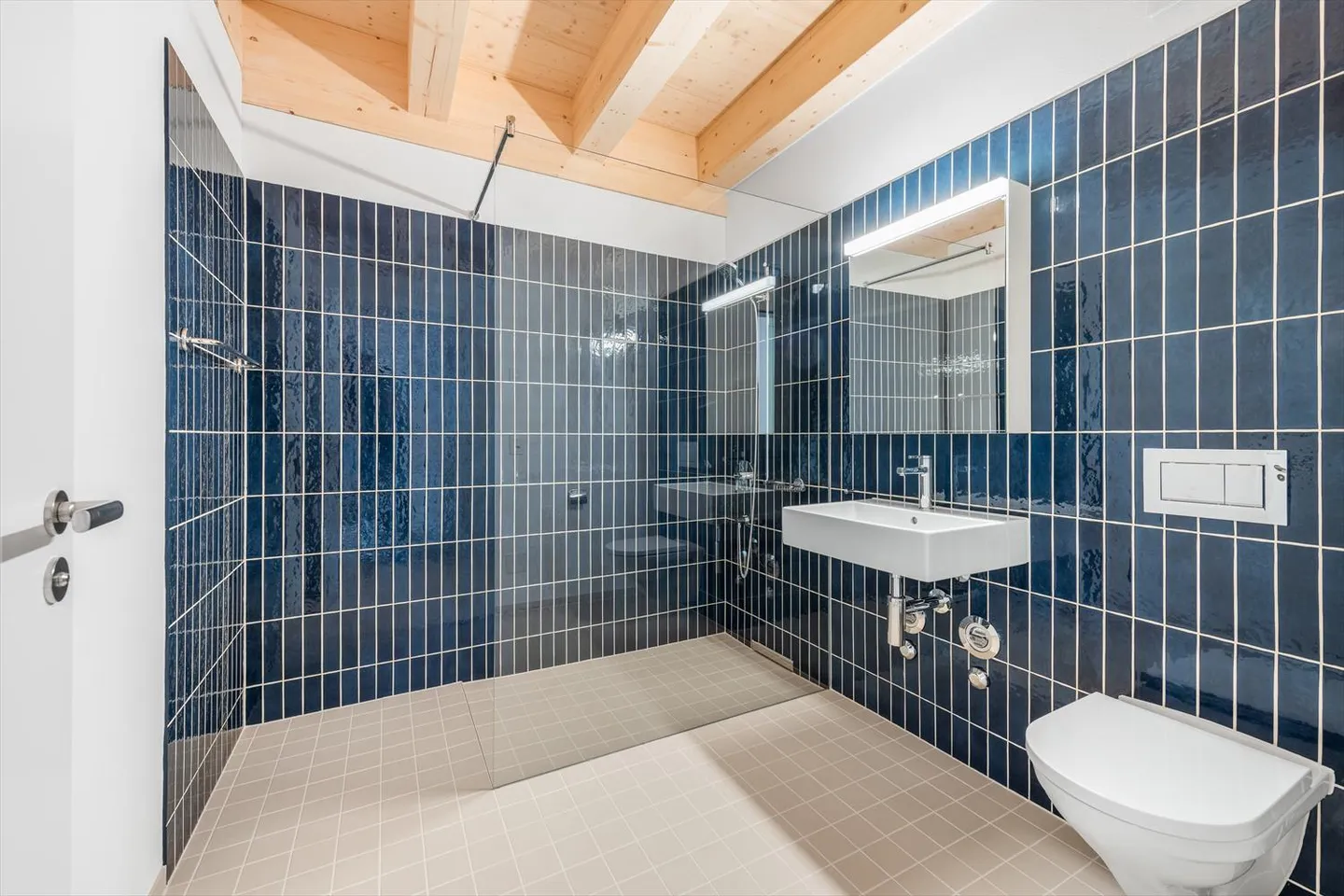 Le design rencontre le panorama - appartement moderne de 3,5 pièces - Photo 8 sur 9
