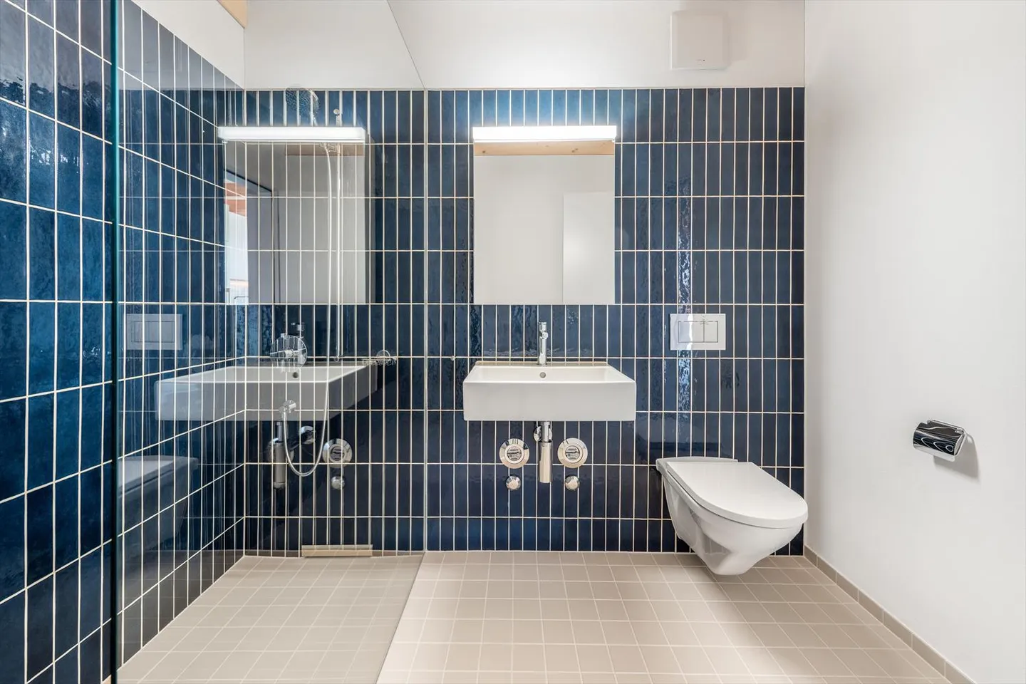 Le design rencontre le panorama - appartement moderne de 3,5 pièces - Photo 9 sur 9