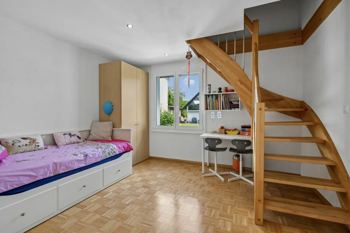 VUE LARGE - ESPACE DE VIE - APPARTEMENT INDÉPENDANT - Photo 8 sur 15