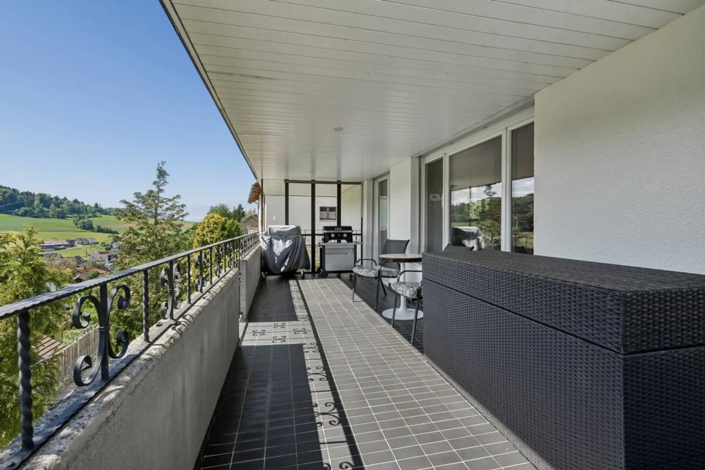 VUE LARGE - ESPACE DE VIE - APPARTEMENT INDÉPENDANT - Photo 11 sur 15