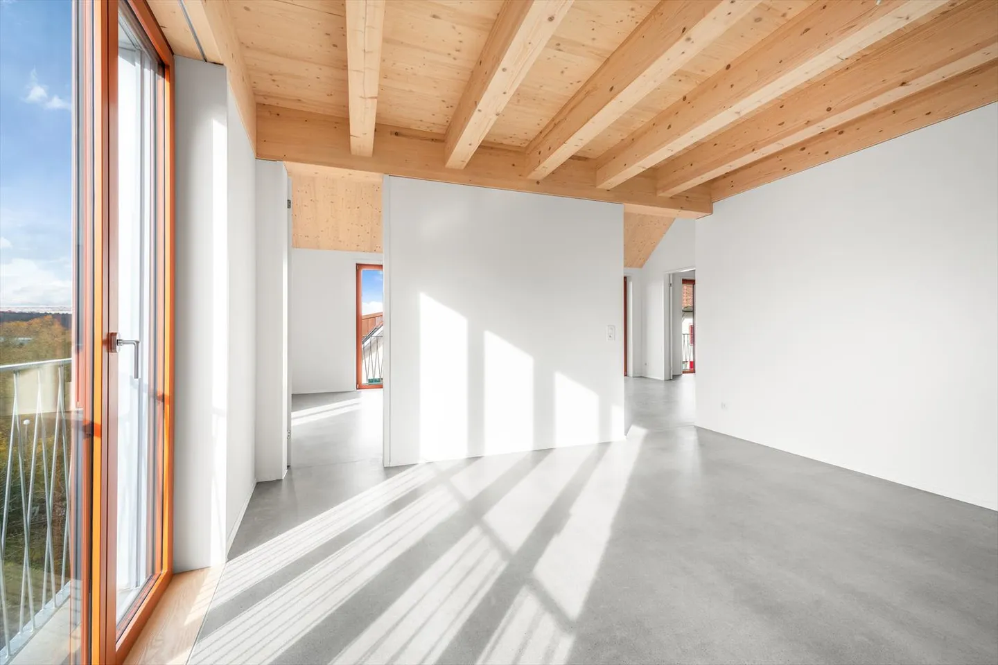 Le design rencontre le panorama - appartement moderne de 3,5 pièces - Photo 4 sur 9