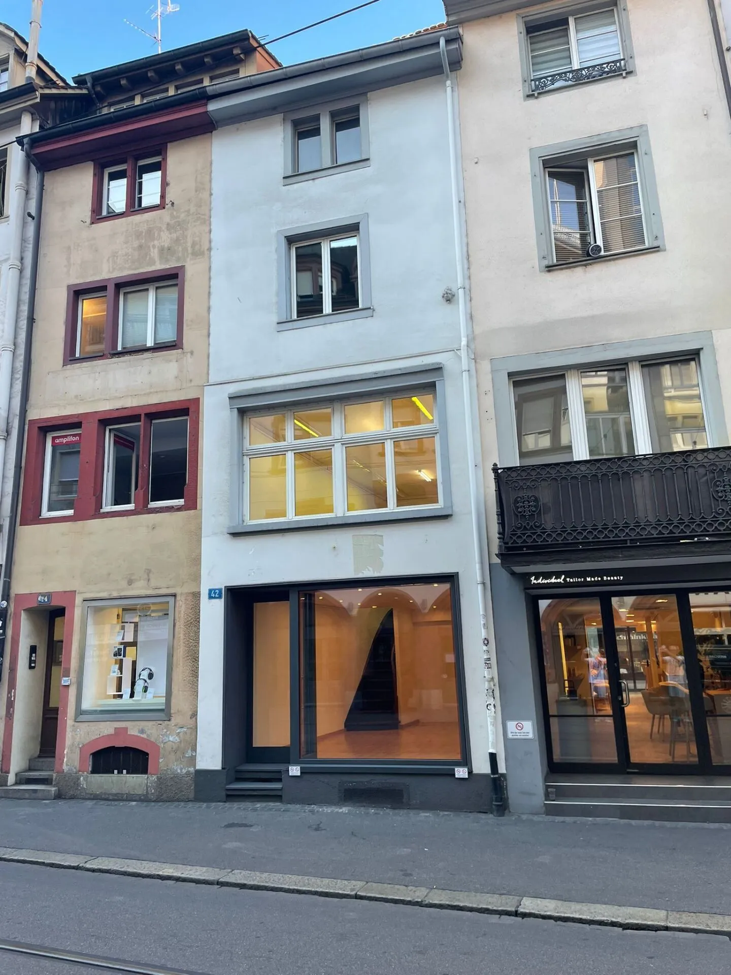 Exclusive Commercial Space in AAA Location - Just a Few Steps from Barfüsserplatz - Photo 1 of 8