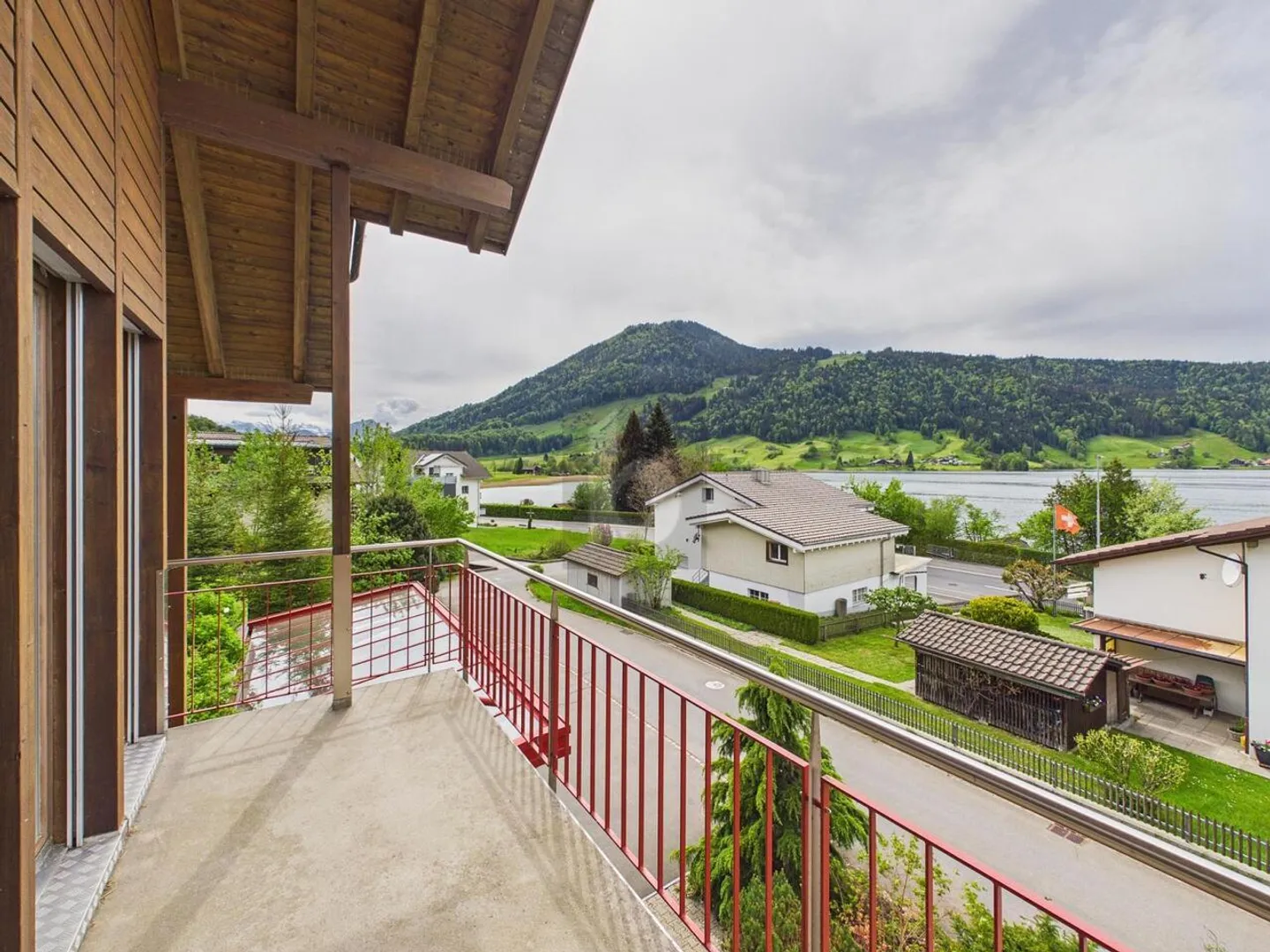HIGH-END LIVING: RUHIGE LAGE MIT SPA - Foto 1 von 6