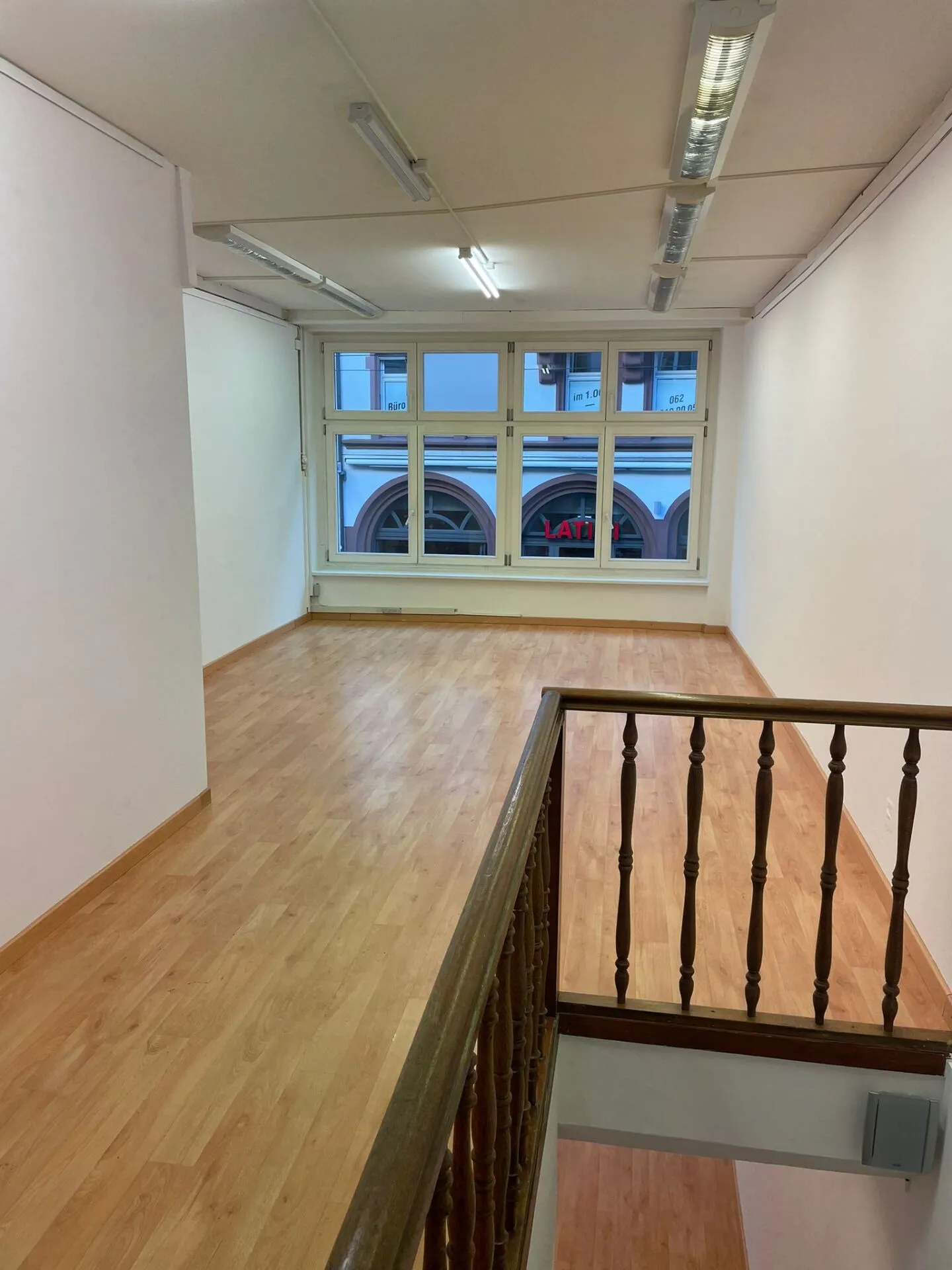 Exclusive Commercial Space in AAA Location - Just a Few Steps from Barfüsserplatz - Photo 7 of 8
