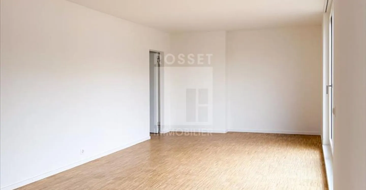 Office space for rent - Photo 3 of 9