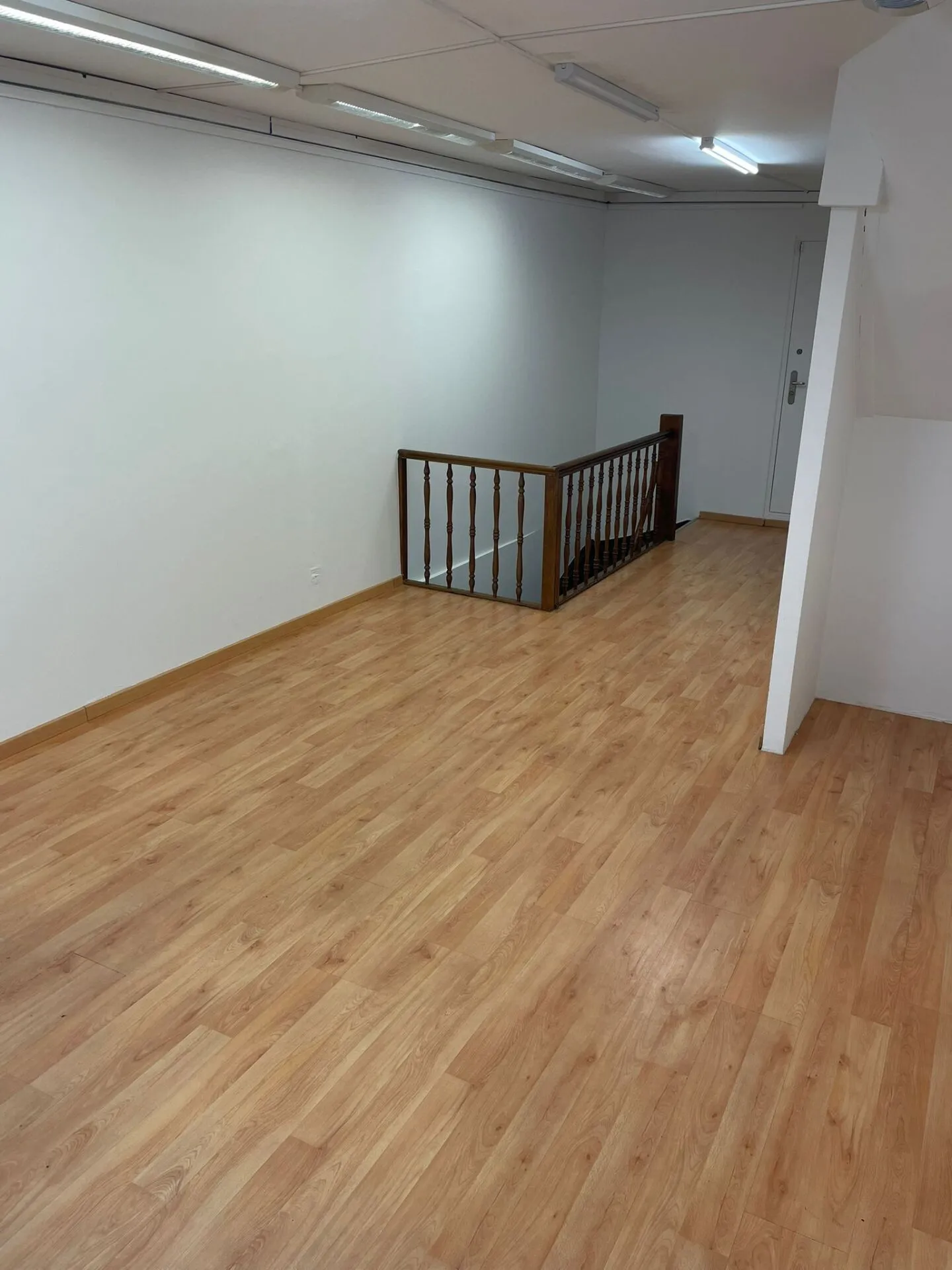 Exclusive Commercial Space in AAA Location - Just a Few Steps from Barfüsserplatz - Photo 8 of 8