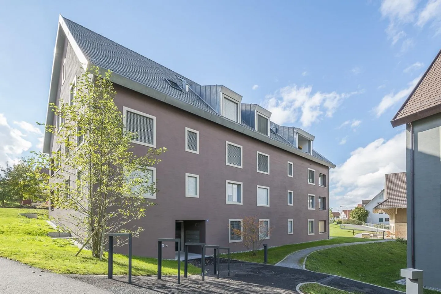 Ihr neues Zuhause? Attraktive und moderne Dachwohnung in Bonstetten - Foto 1 von 6