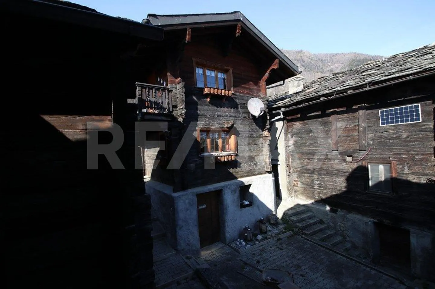 Gioiello alpino storico: affascinante casa a Wallis - Foto 1 di 13
