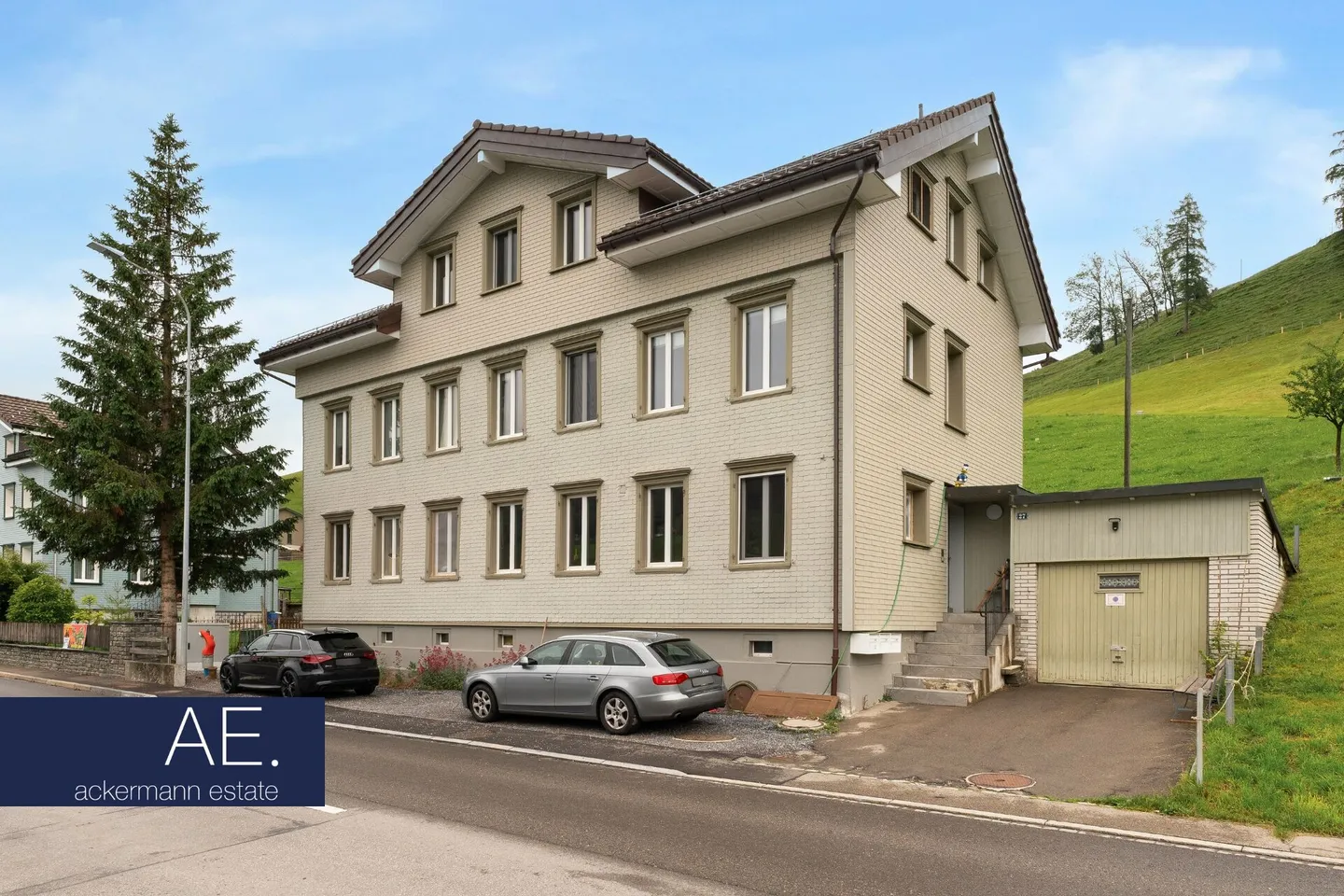 Renoviertes Mehrfamilienhaus - Foto 1 von 6