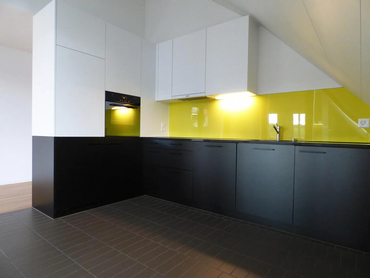 Ihr neues Zuhause? Attraktive und moderne Dachwohnung in Bonstetten - Foto 5 von 6