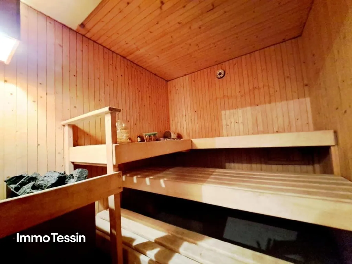 Exclusive luxury villa with indoor pool, garden & lake view in top location,... - Photo 13 of 13