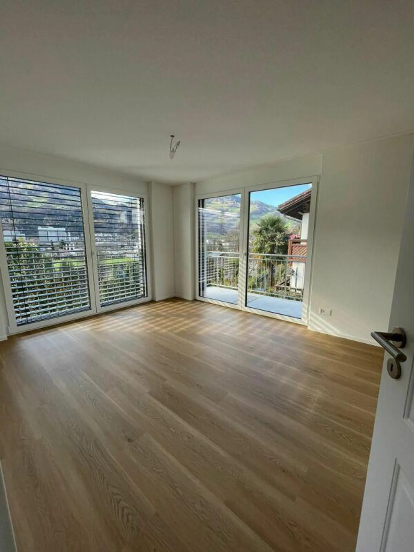 Appartement neuf 3½ pièces au rez-de-chaussée avec belle vue - Photo 11 sur 19