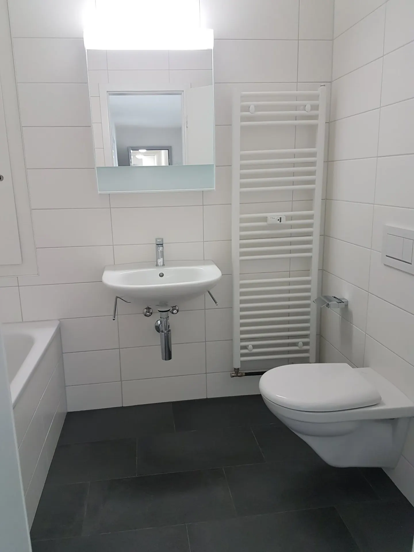 Central Apartment for Couples - Photo 10 of 15