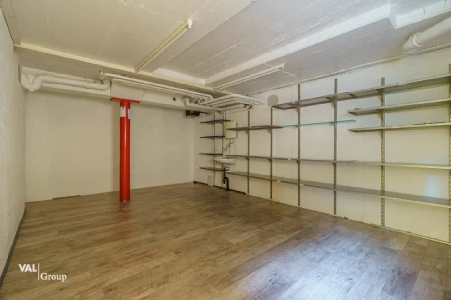 Spazi di stoccaggio o commerciali versatili vicino alla stazione ferroviaria di Brig - Foto 8 di 11