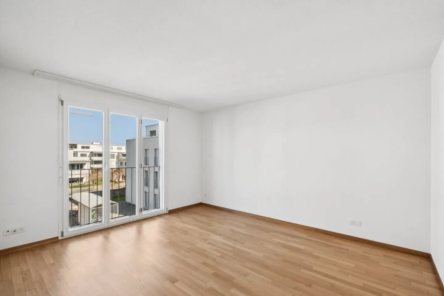 We are looking for you - Photo 4 of 11