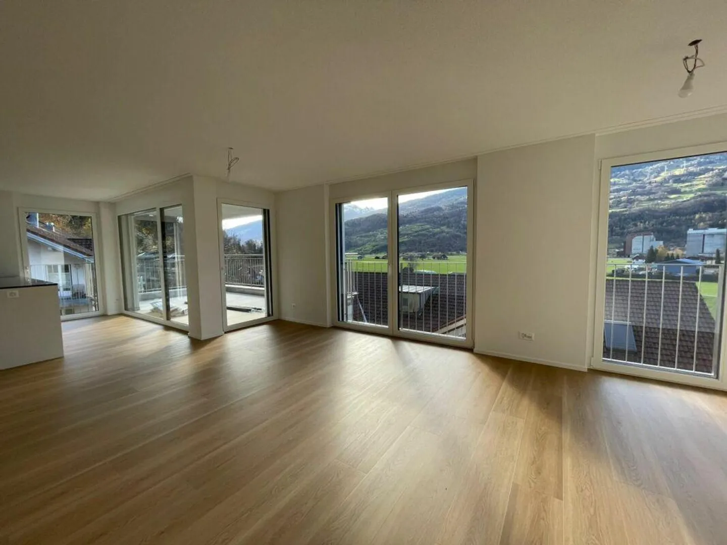 Appartement neuf 3½ pièces au rez-de-chaussée avec belle vue - Photo 16 sur 19