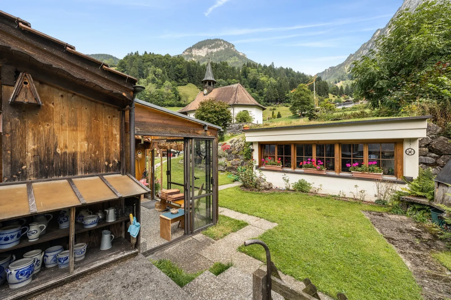 Blüemlisalp in view, home in heart - Photo 4 of 12