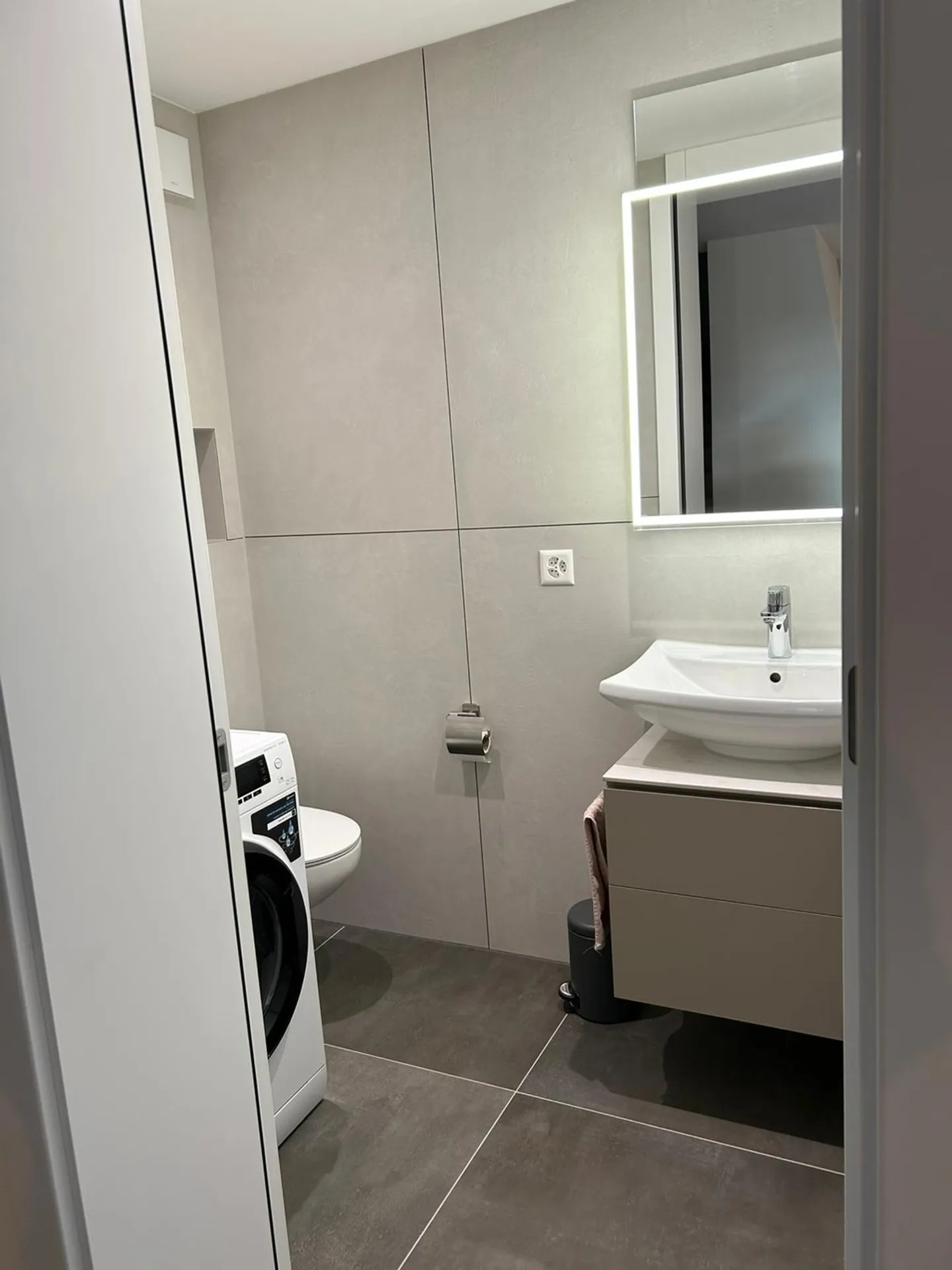 Charming 5.5-room terraced house in Zollikofen with garden and garage - Photo 8 of 20