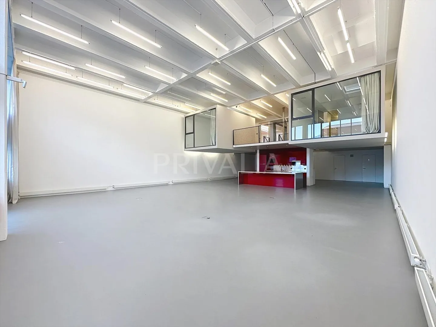 Not to be missed: Commercial loft with 390 m2 and private terrace! - Photo 2 of 10