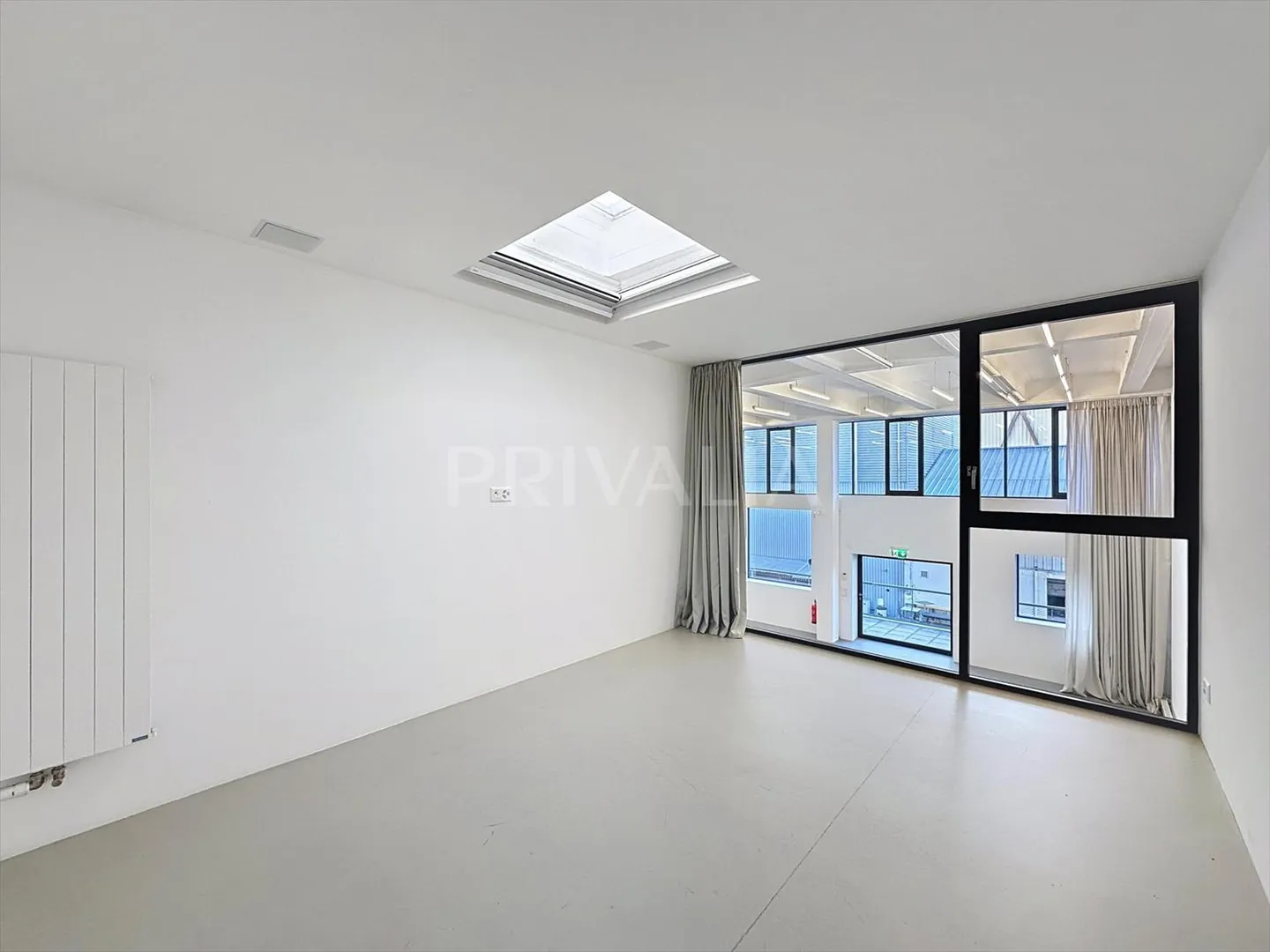 Not to be missed: Commercial loft with 390 m2 and private terrace! - Photo 7 of 10