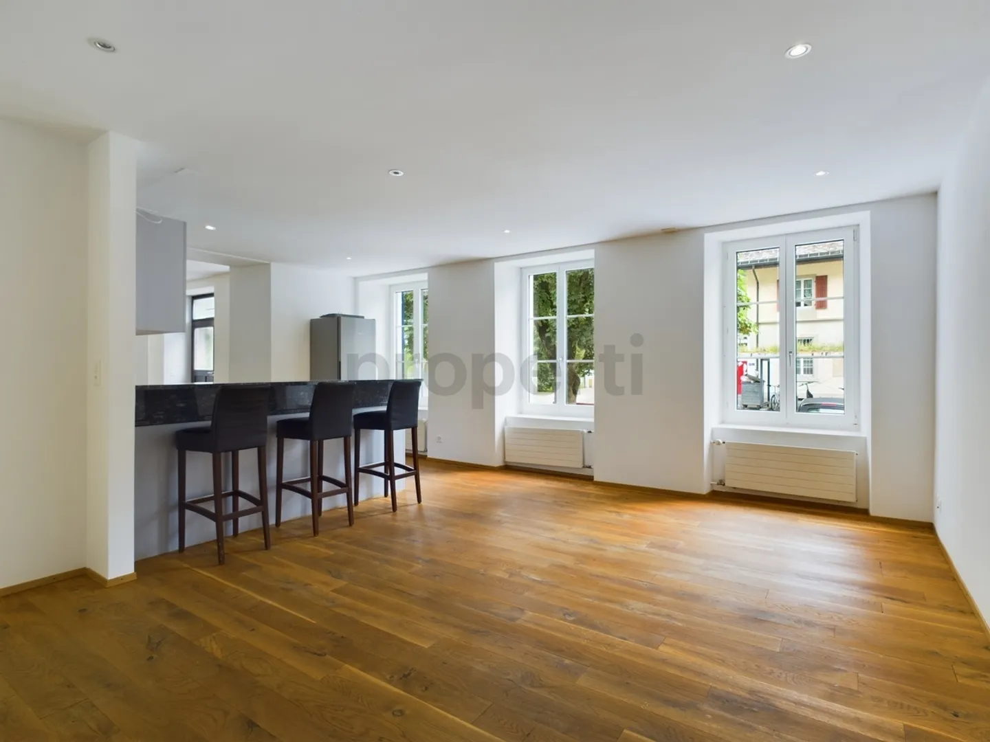 Aussergewöhnliche 4,5 Zimmer Wohnung mit modernem Flair - Foto 4 von 13