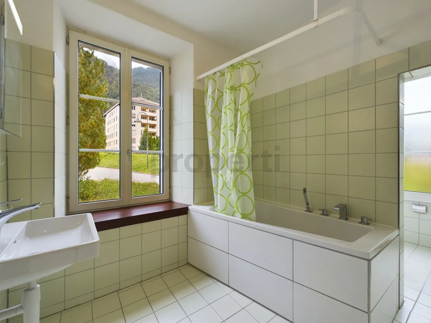 Aussergewöhnliche 4,5 Zimmer Wohnung mit modernem Flair - Foto 9 von 13