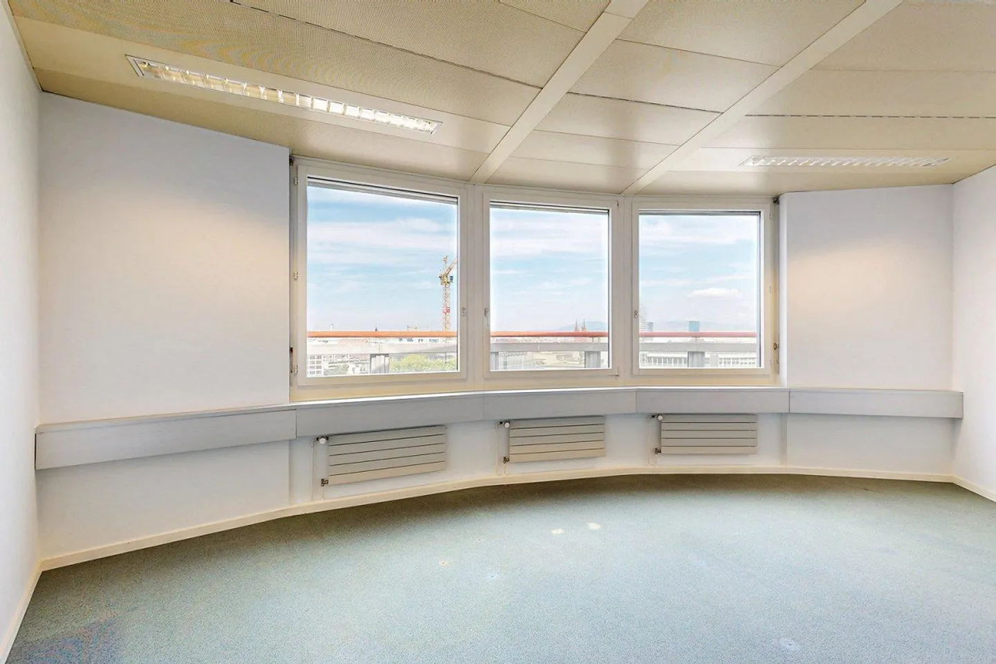Bright and central - Office with spacious rooftop terrace - Photo 8 of 13