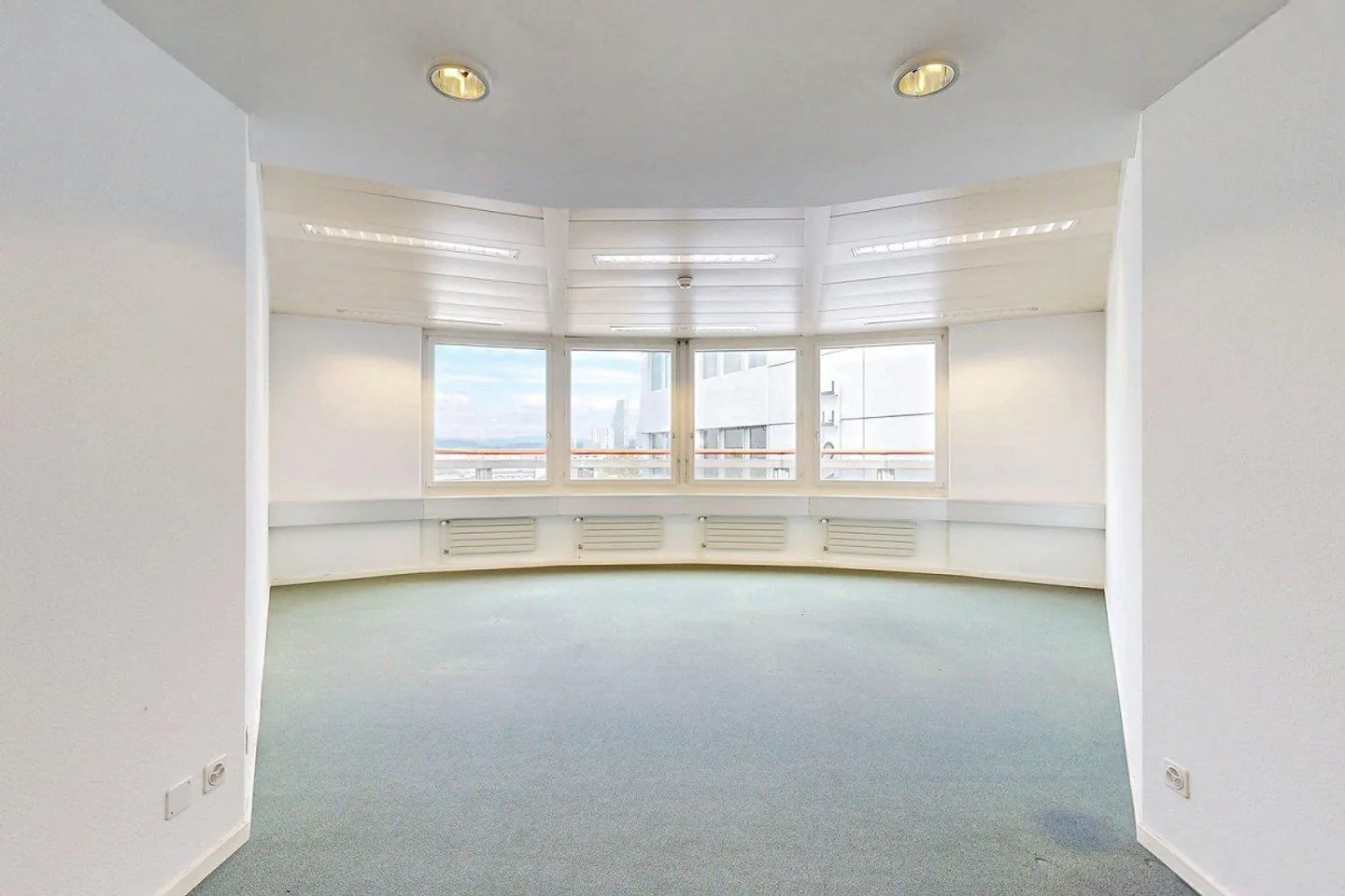 Bright and central - Office with spacious rooftop terrace - Photo 7 of 13