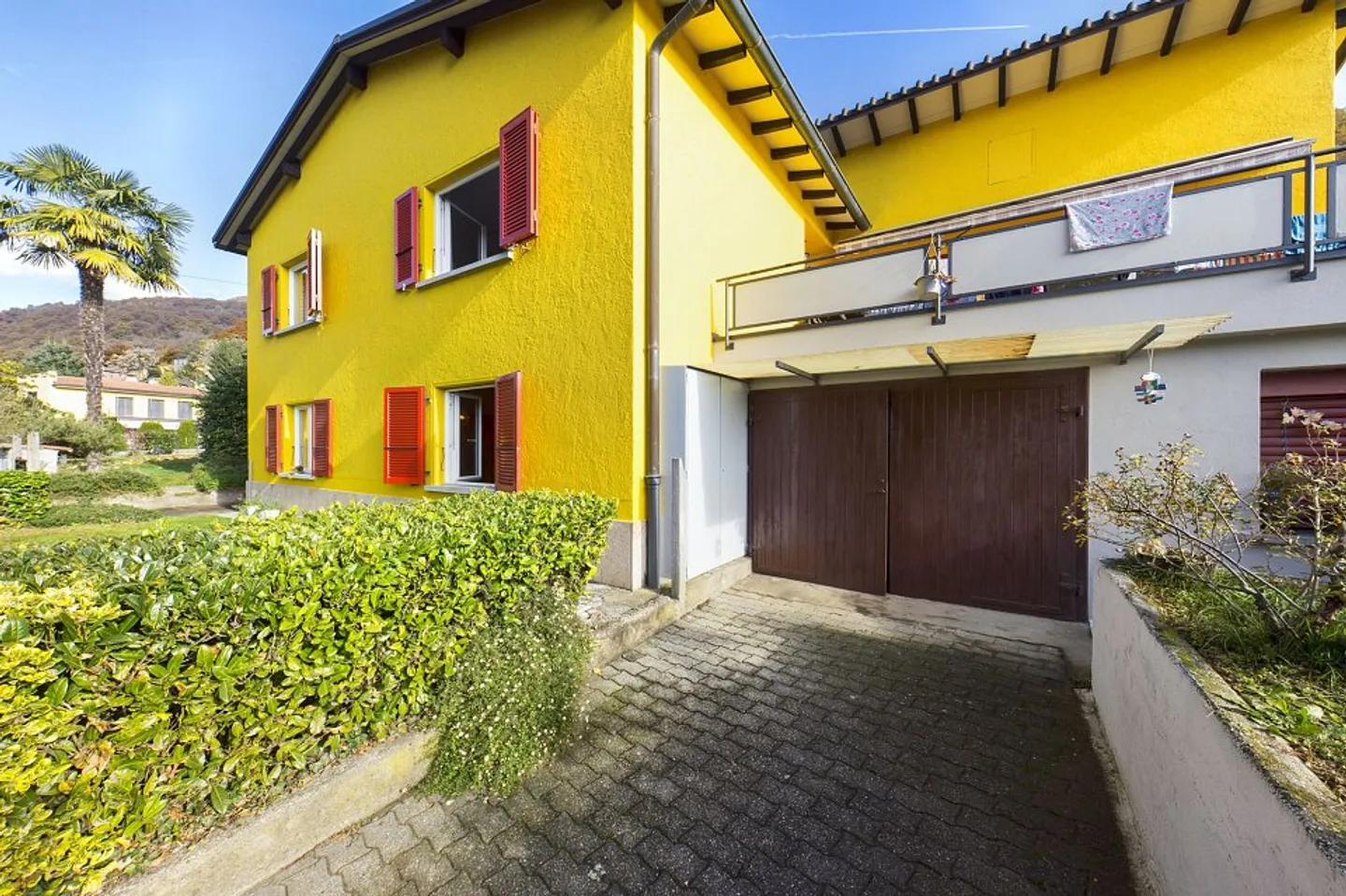 Casa plurifamiliare con tre appartamenti separati e giardino come casa secondaria - Foto 3 di 13